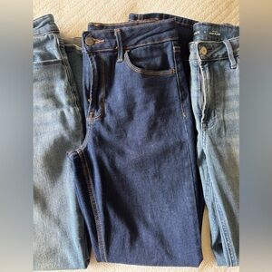 Lot of 3 Wow Flare Old Navy jeans. Size 4. Perfect condition